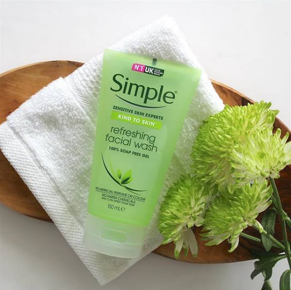 Sữa Rửa Mặt Simple Gel Kind To Skin Refreshing Facial Wash Gel 150ml |  Lazada.vn