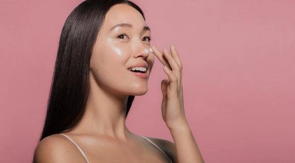 4 bước skincare giúp Khổng Tú Quỳnh sở hữu làn da căng móng, láng mịn, tự tin khoe nhan sắc lão hóa ngược ở tuổi U40