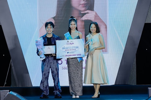 Lộ diện Gương mặt khả ái tại Lễ vinh danh và trao giải Art Hair Award Vietnam 2023