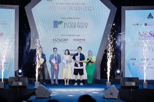 Lộ diện Gương mặt khả ái tại Lễ vinh danh và trao giải Art Hair Award Vietnam 2023