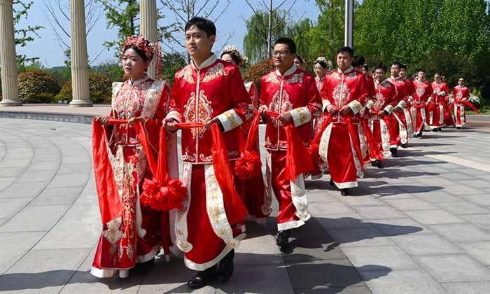 Người dân ngại kết hôn, sinh con, Trung Quốc thí điểm văn hóa cưới hỏi thời đại mới