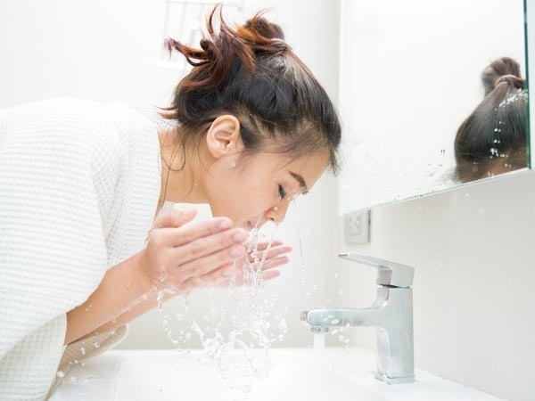4 thói quen xấu khi rửa mặt khiến bạn chăm da cả năm vẫn chẳng đẹp