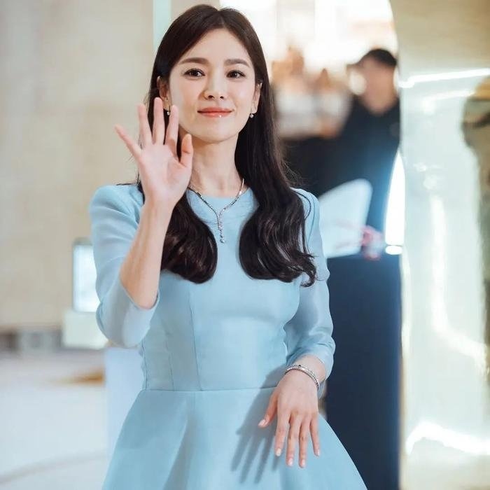 Song Hye Kyo đẹp bất chấp 'cam thường', nhan sắc U50 không ai địch nổi