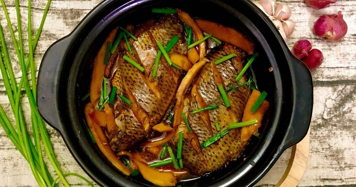 Bữa cơm gia đình ngon hơn với món cá rô kho tộ kiểu Nam Bộ, đậm vị đồng quê