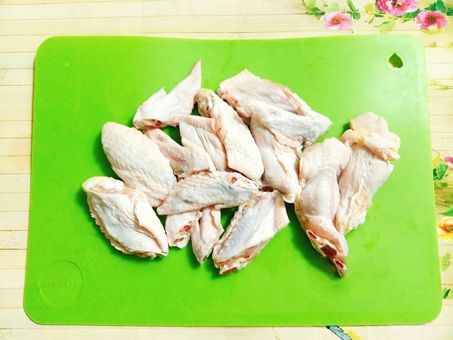 Chia sẻ cách làm cánh gà nướng cay đậm nước sốt cực ngon, chuẩn vị Hàn Quốc ngay tại nhà