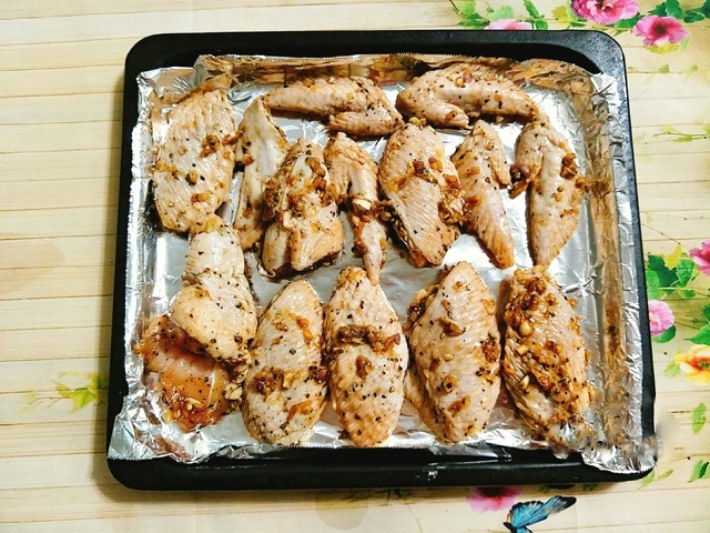 Chia sẻ cách làm cánh gà nướng cay đậm nước sốt cực ngon, chuẩn vị Hàn Quốc ngay tại nhà