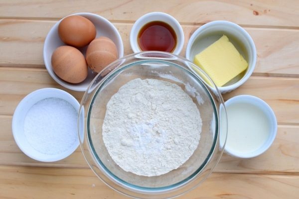 ‘Bỏ túi’ cách làm bánh bông lan trứng muối sốt phô mai xốp mềm, thơm ngon khó cưỡng