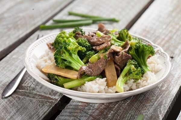 Loại rau được ví như ‘thần dược’ giúp làm chậm quá trình lão hóa, đem xào thịt bò được món siêu ngon và bổ dưỡng