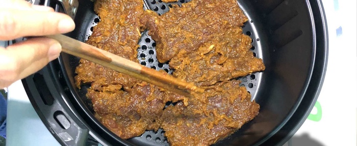 Cách làm món thịt bò khô lên màu đẹp, thơm ngon lai rai đãi khách ngày Tết