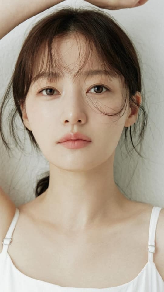 Song Ha Yoon - nàng'tiểu tam ' trong phim 'Cô đi mà lấy chồng tôi' không bỏ qua 5 quy tắc làm đẹp để có da trắng, vóc dang thon thả