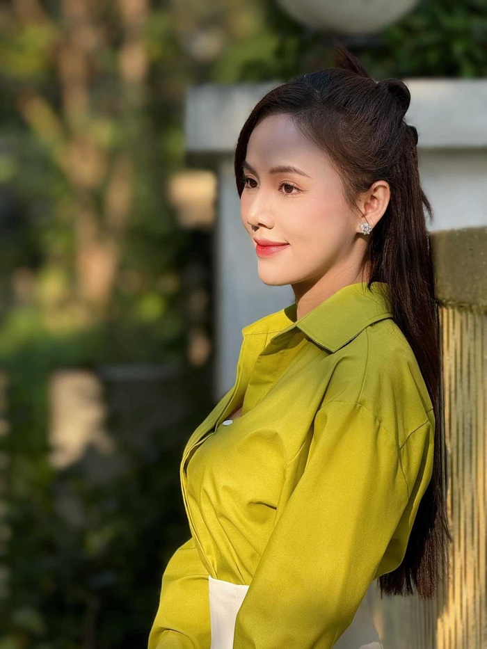 Dù là mẹ đơn thân, nhưng sắc vóc ngoài đời nữ diễn viên Minh Thu Trong phim lỡ hẹn ngày xanh cực ngọt
